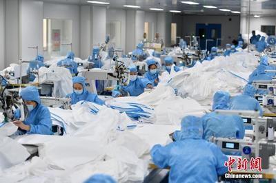 探访石家庄防护服与医用口罩生产线 从“应急保供”到“常态守护”